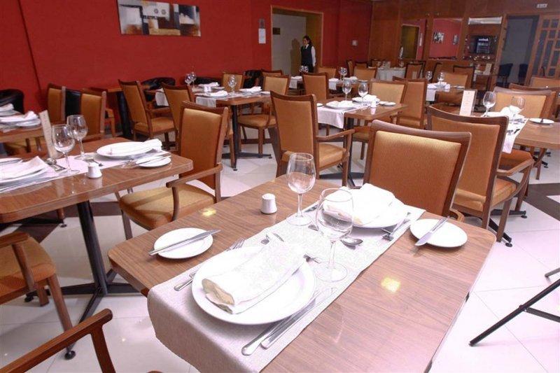 Hotel Diego De Almagro Coyhaique Esterno foto