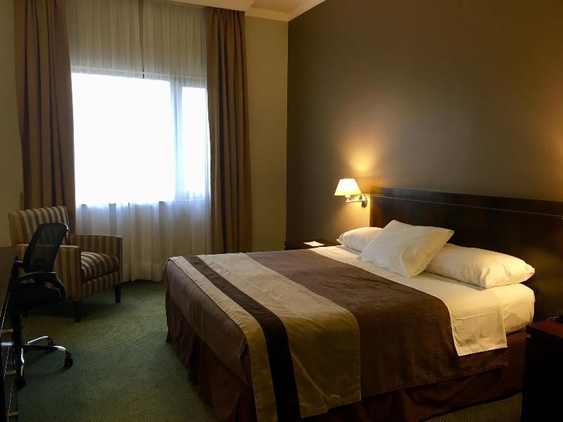 Hotel Diego De Almagro Coyhaique Esterno foto