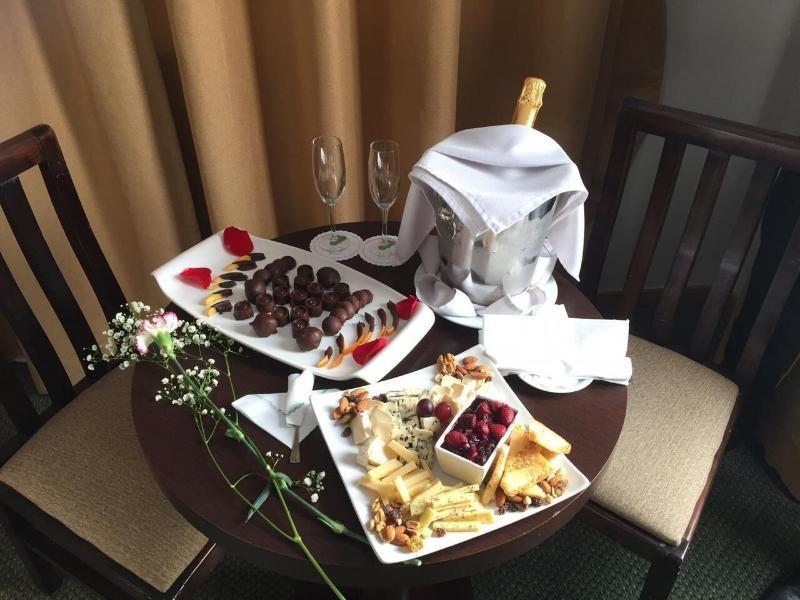 Hotel Diego De Almagro Coyhaique Esterno foto