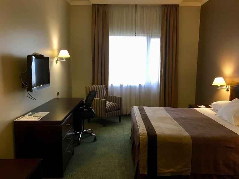 Hotel Diego De Almagro Coyhaique Esterno foto