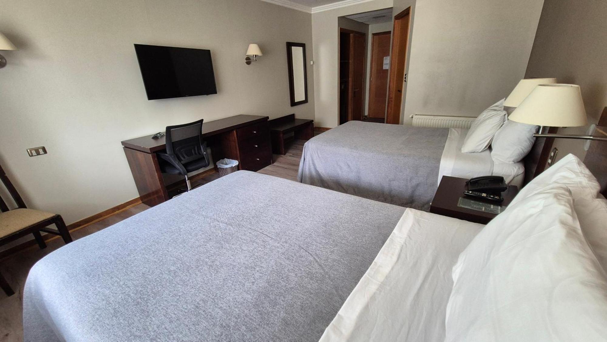 Hotel Diego De Almagro Coyhaique Esterno foto