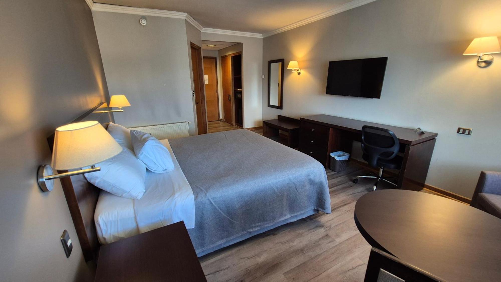 Hotel Diego De Almagro Coyhaique Esterno foto