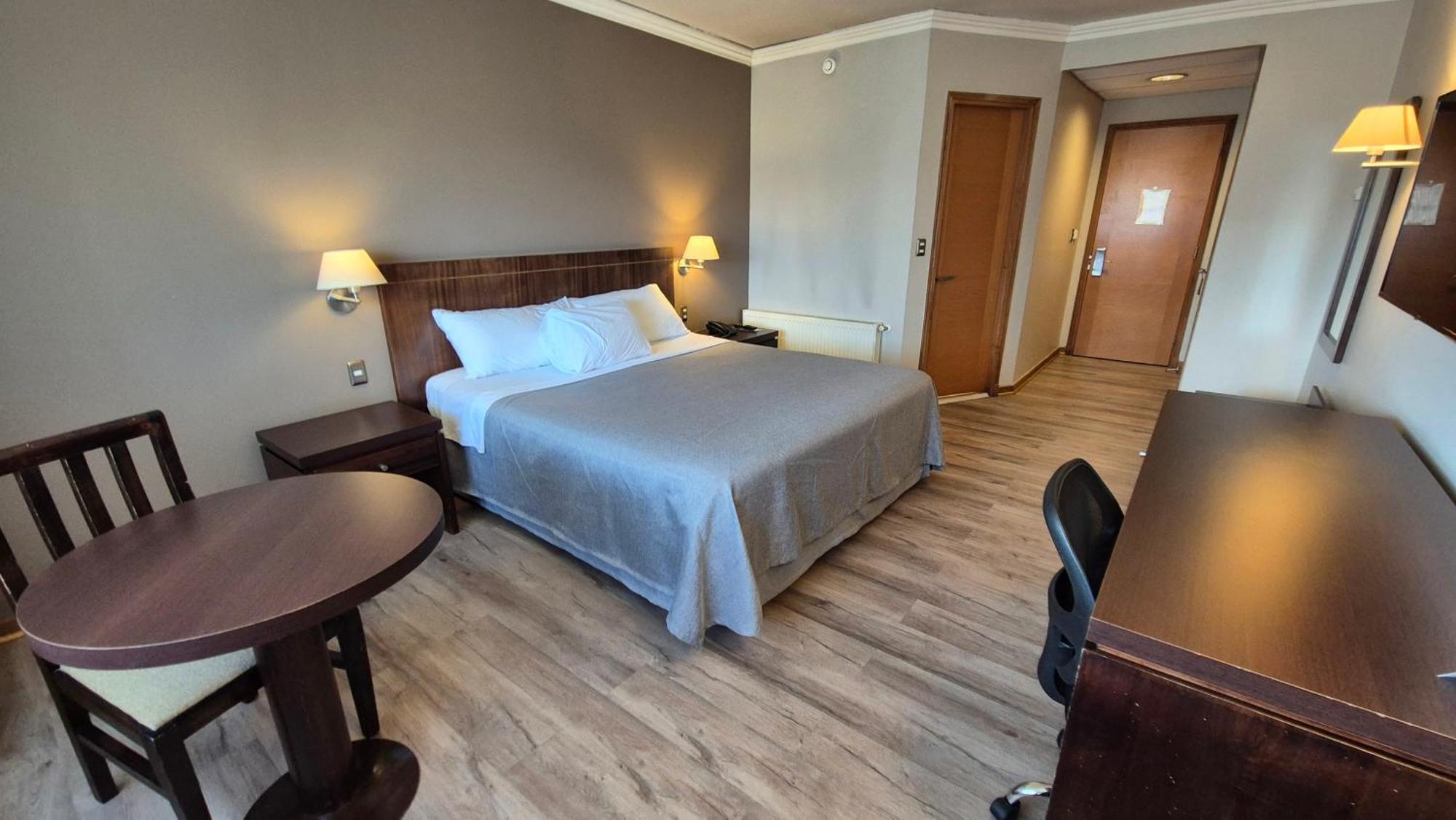 Hotel Diego De Almagro Coyhaique Esterno foto
